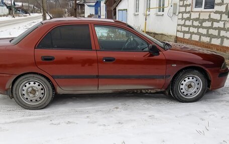 Mitsubishi Carisma I, 2001 год, 280 000 рублей, 2 фотография