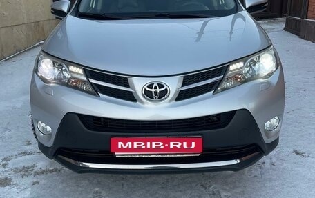 Toyota RAV4, 2015 год, 2 470 000 рублей, 13 фотография