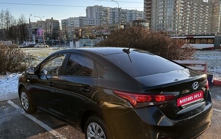 Hyundai Solaris II рестайлинг, 2018 год, 750 000 рублей, 3 фотография