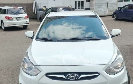 Hyundai Solaris II рестайлинг, 2012 год, 680 000 рублей, 4 фотография