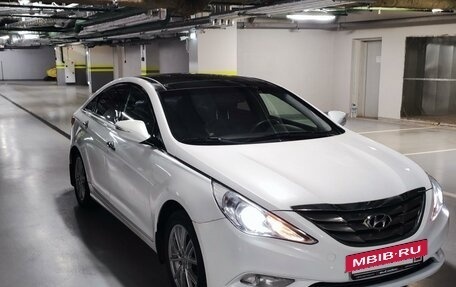 Hyundai Sonata VI, 2012 год, 1 270 000 рублей, 2 фотография