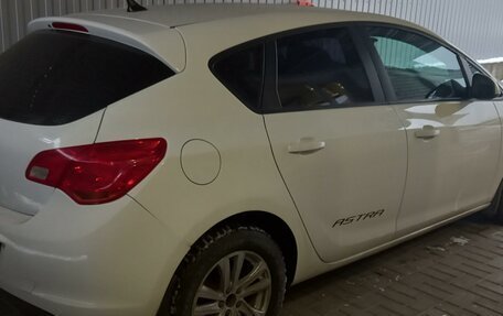 Opel Astra J, 2012 год, 750 000 рублей, 9 фотография