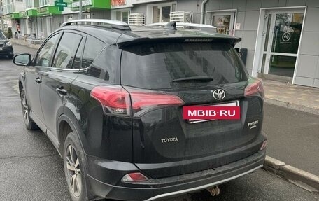 Toyota RAV4, 2017 год, 2 000 000 рублей, 3 фотография