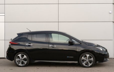 Nissan Leaf II, 2017 год, 1 599 000 рублей, 5 фотография