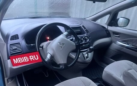 Mitsubishi Grandis, 2004 год, 850 000 рублей, 4 фотография