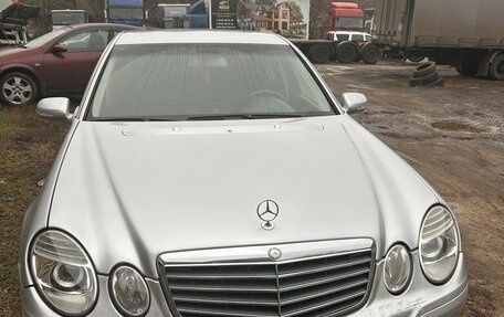 Mercedes-Benz E-Класс, 2007 год, 750 000 рублей, 1 фотография