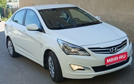 Hyundai Solaris II рестайлинг, 2015 год, 1 325 000 рублей, 1 фотография