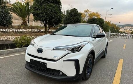 Toyota C-HR I рестайлинг, 2021 год, 2 220 000 рублей, 1 фотография