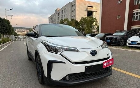 Toyota C-HR I рестайлинг, 2021 год, 2 220 000 рублей, 4 фотография