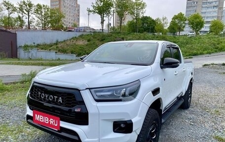 Toyota Hilux VIII, 2022 год, 5 100 000 рублей, 2 фотография