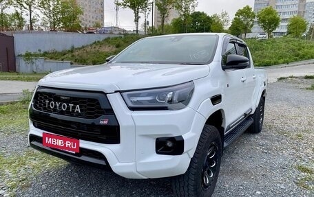 Toyota Hilux VIII, 2022 год, 5 100 000 рублей, 3 фотография