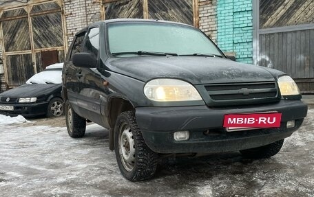 Chevrolet Niva I рестайлинг, 2004 год, 300 000 рублей, 2 фотография