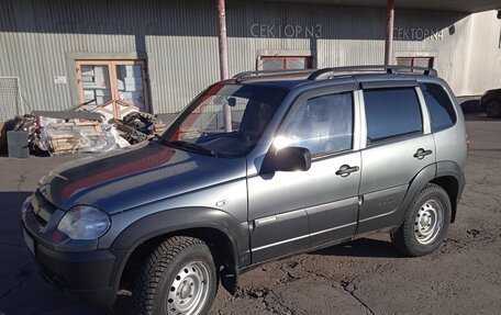 Chevrolet Niva I рестайлинг, 2010 год, 550 000 рублей, 2 фотография