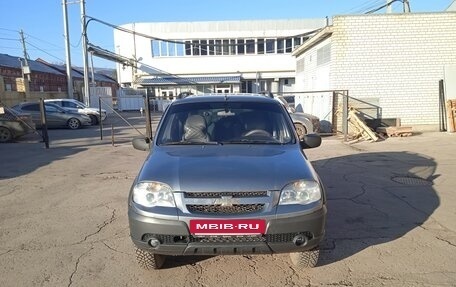 Chevrolet Niva I рестайлинг, 2010 год, 550 000 рублей, 4 фотография