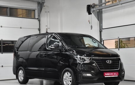 Hyundai H-1 II рестайлинг, 2019 год, 3 250 000 рублей, 1 фотография