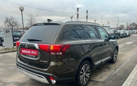 Mitsubishi Outlander III рестайлинг 3, 2019 год, 1 999 000 рублей, 3 фотография