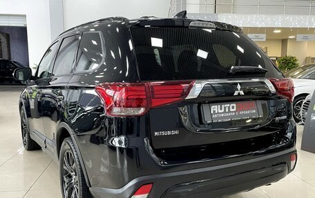 Mitsubishi Outlander III рестайлинг 3, 2018 год, 2 397 000 рублей, 7 фотография