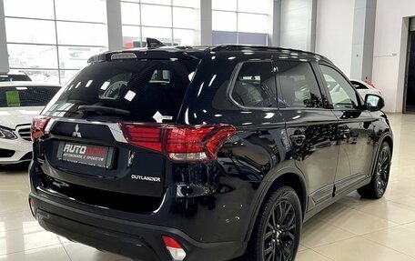 Mitsubishi Outlander III рестайлинг 3, 2018 год, 2 397 000 рублей, 10 фотография