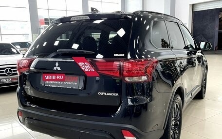 Mitsubishi Outlander III рестайлинг 3, 2018 год, 2 397 000 рублей, 9 фотография