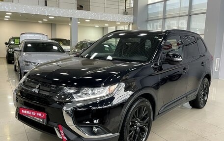 Mitsubishi Outlander III рестайлинг 3, 2018 год, 2 397 000 рублей, 5 фотография