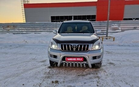 Toyota Land Cruiser Prado 120 рестайлинг, 2003 год, 1 800 000 рублей, 1 фотография