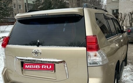 Toyota Land Cruiser Prado 150 рестайлинг 2, 2011 год, 2 500 000 рублей, 11 фотография