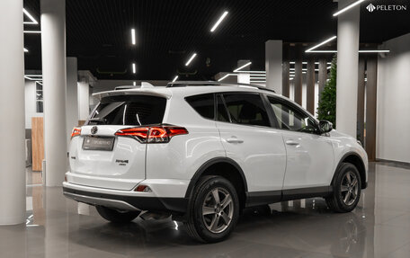 Toyota RAV4, 2018 год, 2 790 000 рублей, 5 фотография