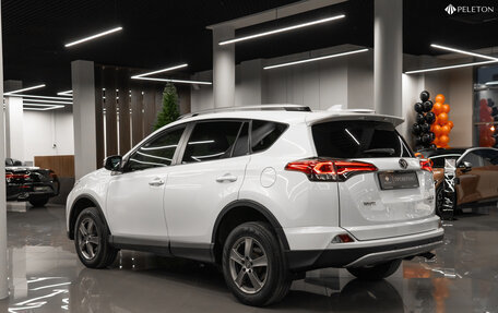 Toyota RAV4, 2018 год, 2 790 000 рублей, 4 фотография