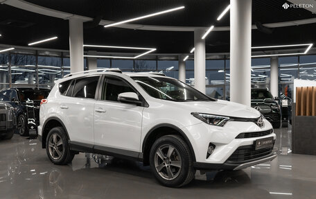 Toyota RAV4, 2018 год, 2 790 000 рублей, 2 фотография