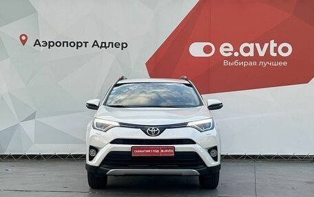 Toyota RAV4, 2017 год, 2 960 000 рублей, 2 фотография