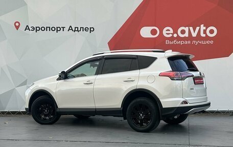 Toyota RAV4, 2017 год, 2 960 000 рублей, 6 фотография