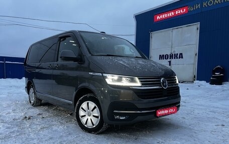 Volkswagen Caravelle T6 рестайлинг, 2021 год, 7 350 000 рублей, 1 фотография