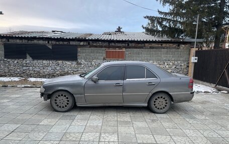 Mercedes-Benz C-Класс, 1995 год, 330 000 рублей, 3 фотография