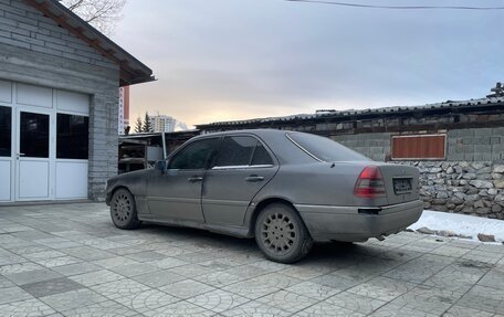 Mercedes-Benz C-Класс, 1995 год, 330 000 рублей, 6 фотография