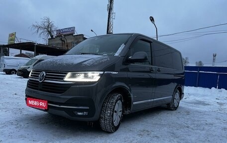 Volkswagen Caravelle T6 рестайлинг, 2021 год, 7 350 000 рублей, 3 фотография