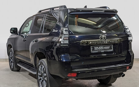 Toyota Land Cruiser Prado 150 рестайлинг 2, 2022 год, 6 895 000 рублей, 7 фотография