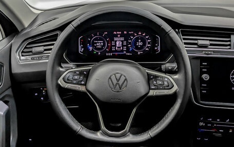 Volkswagen Tiguan II, 2021 год, 2 450 000 рублей, 21 фотография