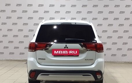 Mitsubishi Outlander III рестайлинг 3, 2019 год, 2 500 000 рублей, 6 фотография