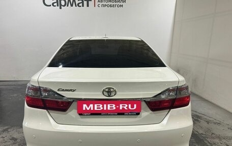 Toyota Camry, 2017 год, 2 650 000 рублей, 6 фотография