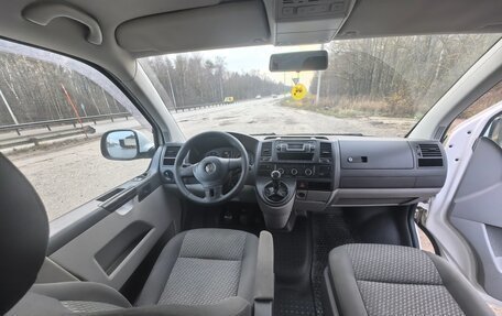 Volkswagen Caravelle T5, 2013 год, 1 999 000 рублей, 15 фотография