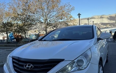 Hyundai Sonata VI, 2011 год, 1 180 000 рублей, 1 фотография