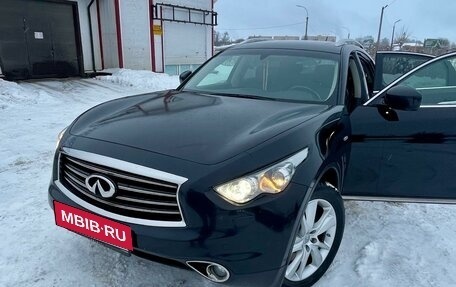 Infiniti QX70, 2015 год, 2 950 000 рублей, 9 фотография