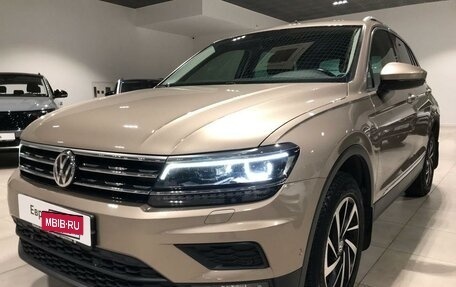 Volkswagen Tiguan II, 2018 год, 2 555 000 рублей, 8 фотография