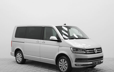 Volkswagen Multivan T6 рестайлинг, 2019 год, 4 550 000 рублей, 3 фотография