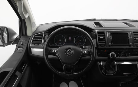 Volkswagen Multivan T6 рестайлинг, 2019 год, 4 550 000 рублей, 6 фотография