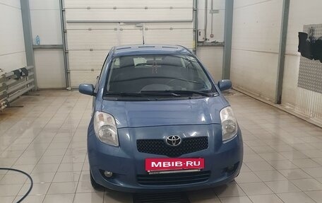 Toyota Yaris III рестайлинг, 2007 год, 730 000 рублей, 7 фотография