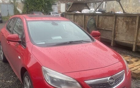 Opel Astra J, 2011 год, 900 000 рублей, 3 фотография