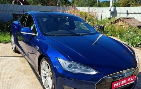 Tesla Model S I, 2015 год, 2 250 000 рублей, 2 фотография