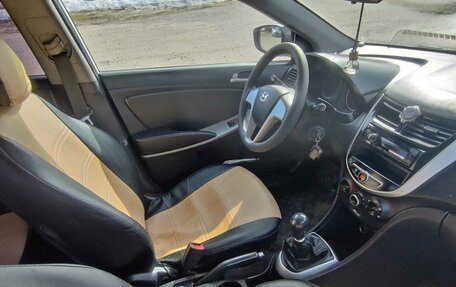 Hyundai Solaris II рестайлинг, 2013 год, 660 000 рублей, 5 фотография