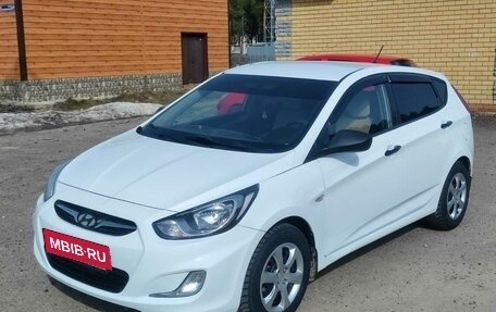 Hyundai Solaris II рестайлинг, 2013 год, 660 000 рублей, 9 фотография